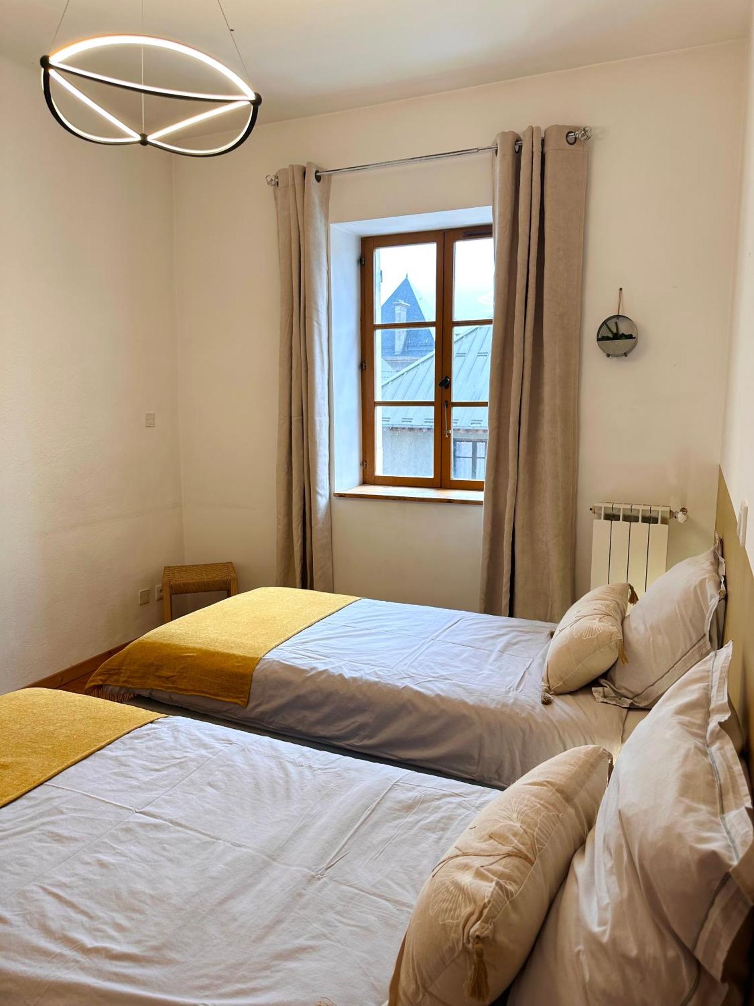 Auberge Le Glacier Bleu Mont-Dauphin Habitación foto